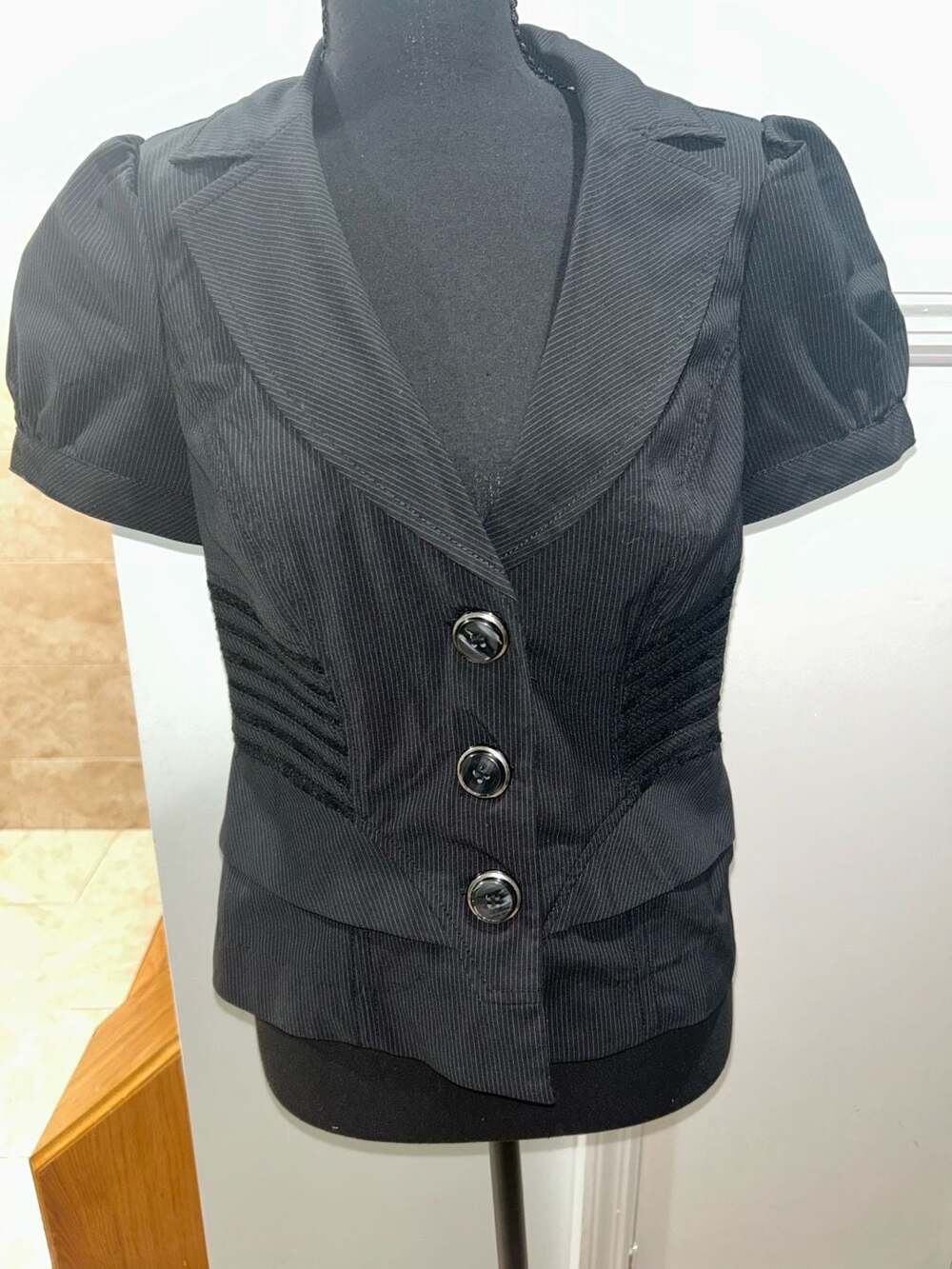 XOXO Blazer Jacket Size M Black Pinstripe Short Sleeve Button Up Pleated